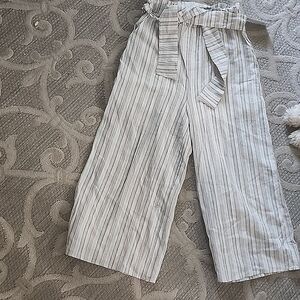 Humming bird belted paperbag linen pants size 8